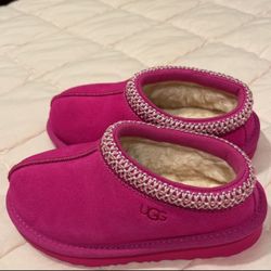 Pink Uggs Slippers Size 8 Kids