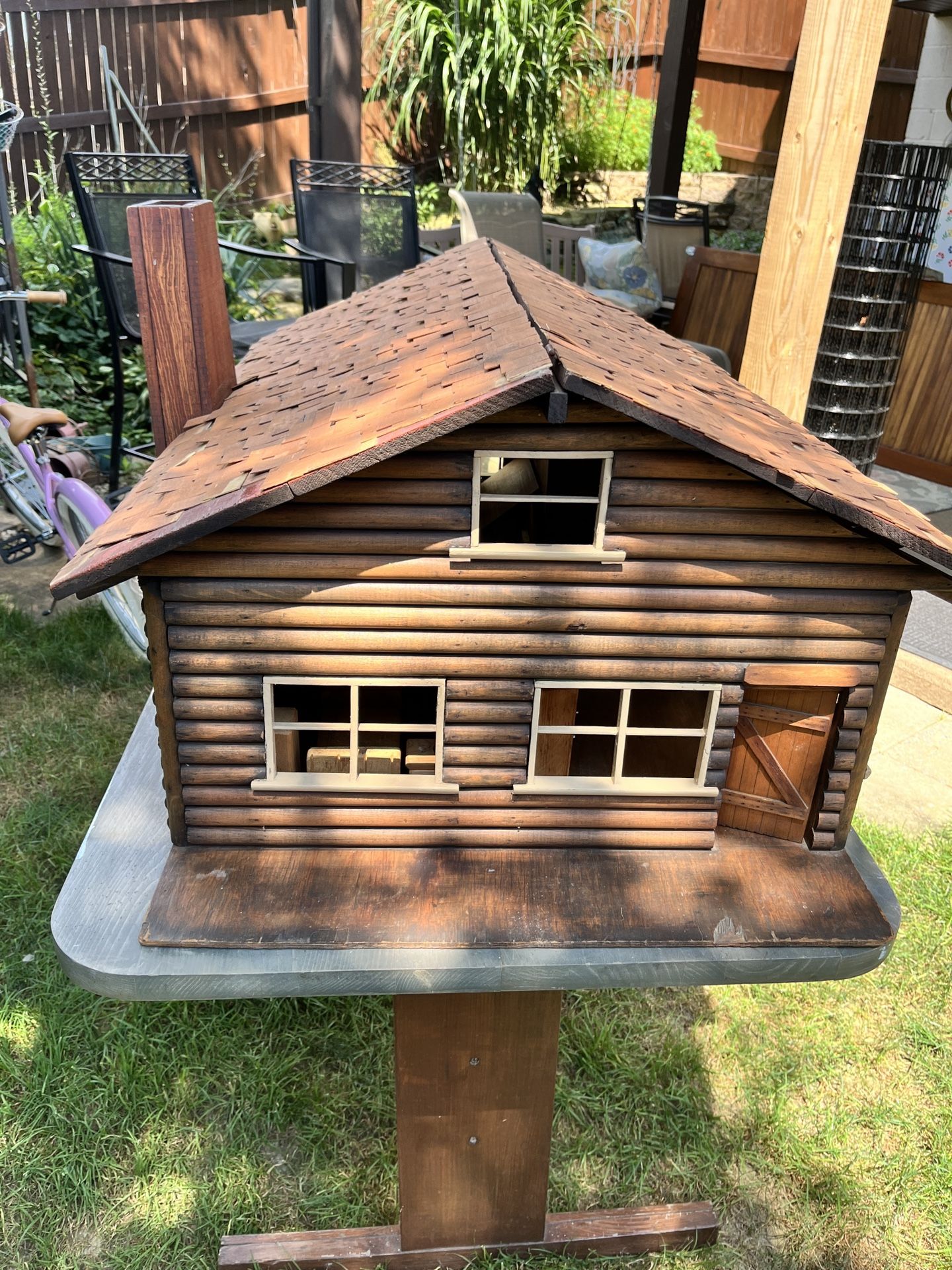 Vintage Log Cabin Wooden Dollhouse