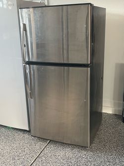 GE Refrigerator