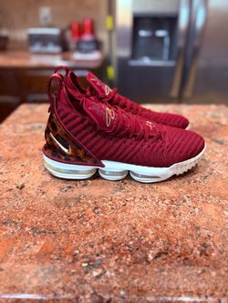 Lebron 16 King