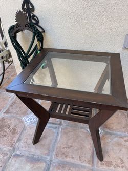 Table Stand 22”Lx24”Wx24”H