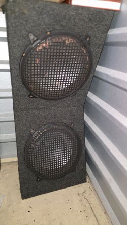 (2) 12" Pioneer subwoofers w/box