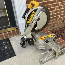 DeWalt DW705 12" COMPOUND MITER SAW 