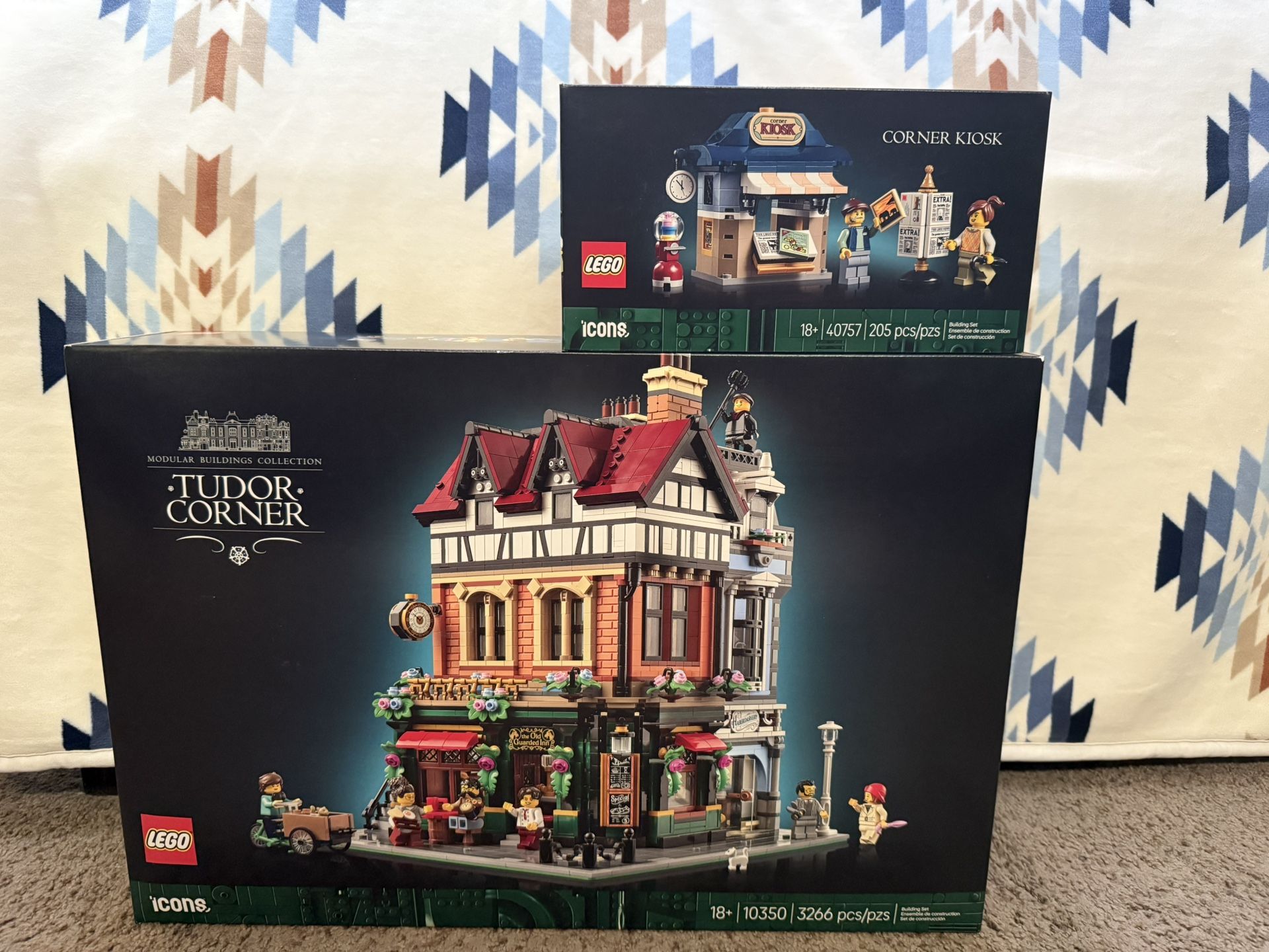 Tudor Corner With GWP Lego 10350/40757