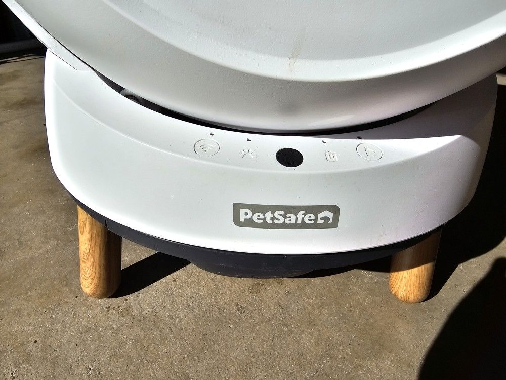 Pet safe automatic Self Cleaning cat litter box