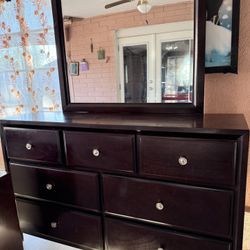 Dresser With Mirror  And 2night Stands