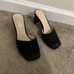 Black Velvet Heel