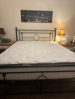 Queen Bed and bed frame set