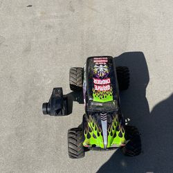 Axial grave digger smt10