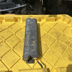 2014-2016 Chevy Malibu left driver knee part