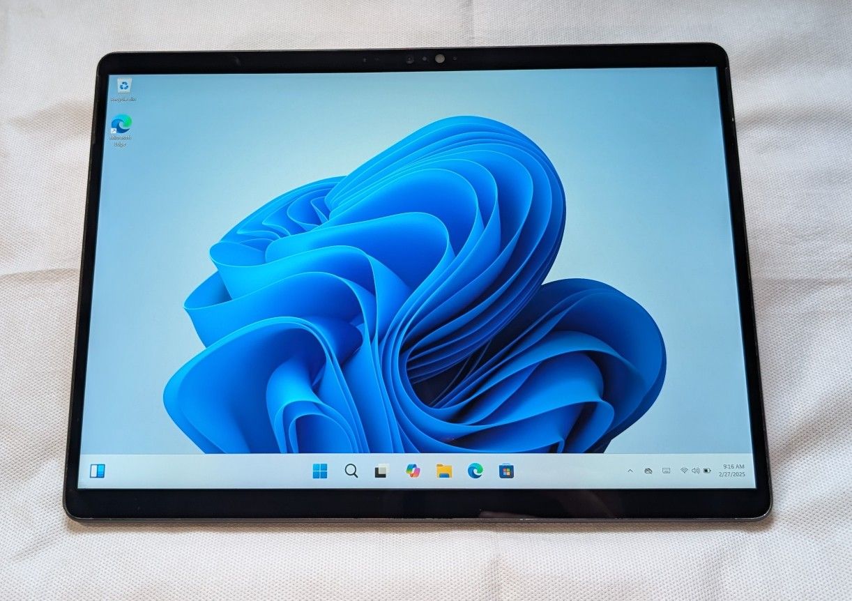 NICE MICROSOFT SURFACE PRO 8 WINDOWS TABLET i5 8GB RAM