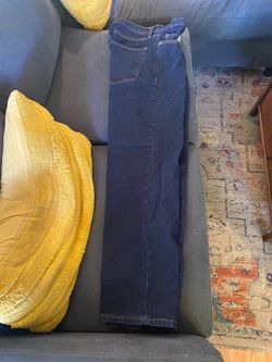 Like New Amazon Essentials Men’s Dark Blue Jeans/ Read Description And Look At The Pictures