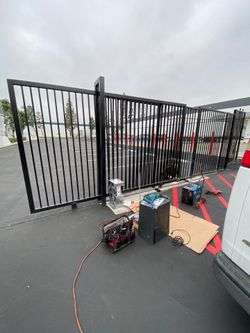 Sliding or swing electric gate slow or noisy? I handle all movement problems