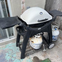 Webber Portable Grill with Stand and 2 Propane Tanks 