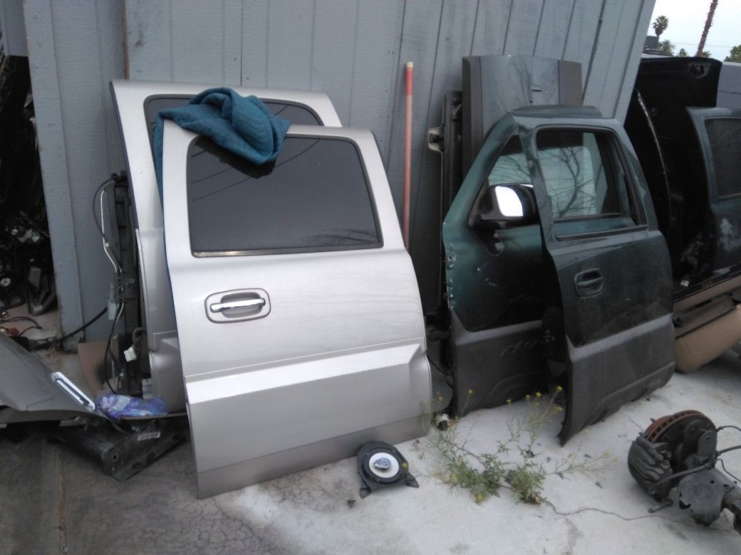 02-06 escalade doors