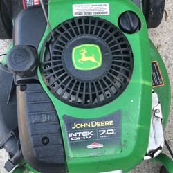 John Deere Lawnmower 