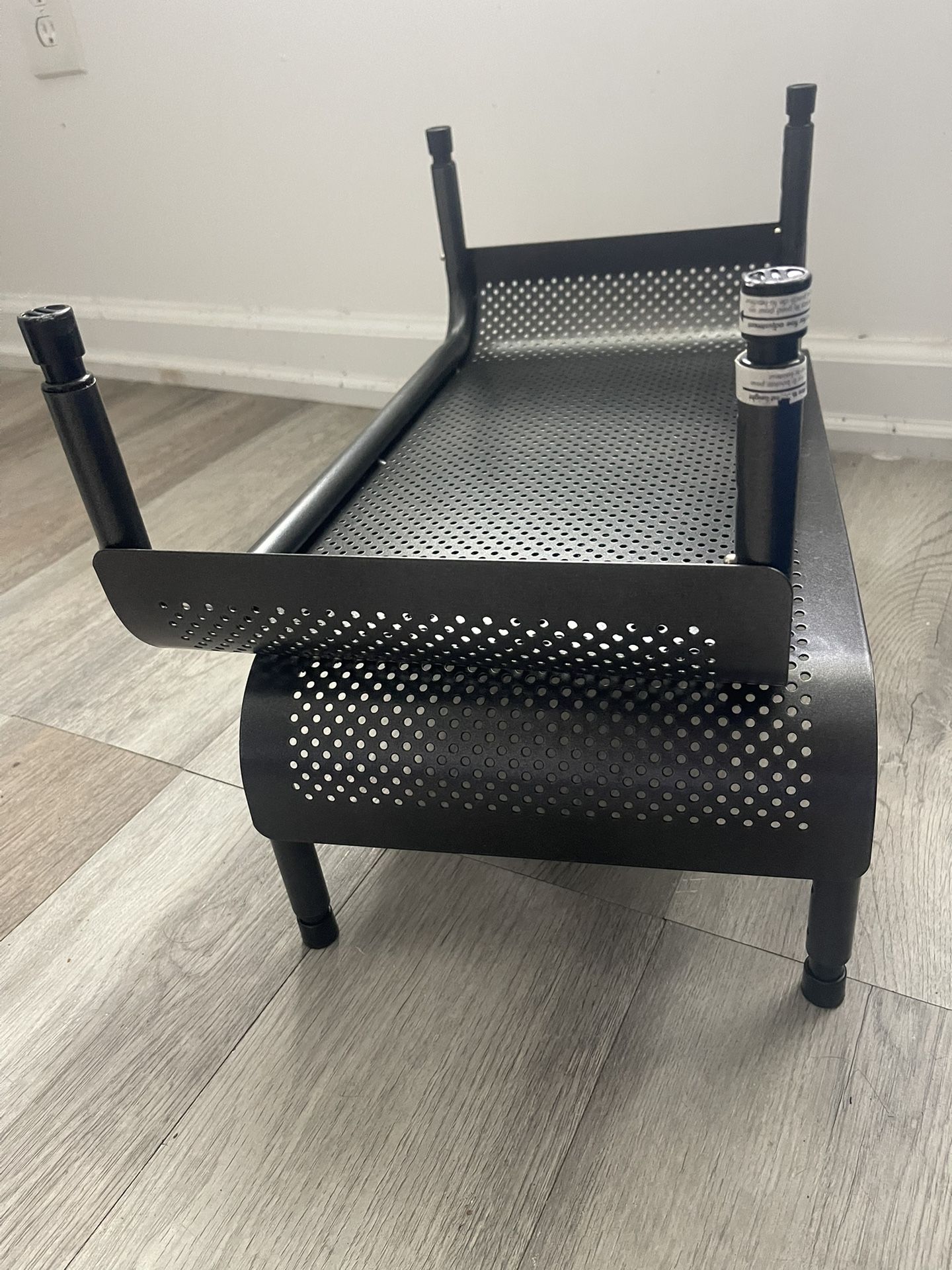 Monitor Risers