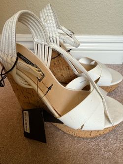 NEW White Wedges - Size 6 1/2 - with tags