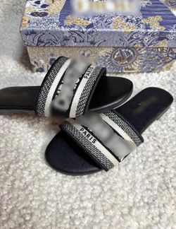Woman sandals