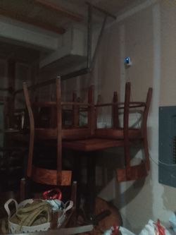 Round Wooden Dining Table with Chairs