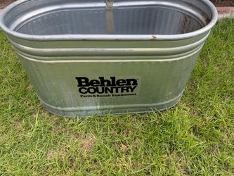 103 gallon Behlen Country Farm Stock Tank