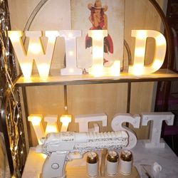 WILD WEST PARTY DECOR BUNDLE YES BRAND NEW!
