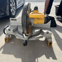 Dewalt saw