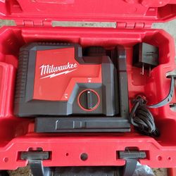 Milwaukee 3 Point Green Laser 