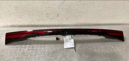 2025 2026 KIA K5 CENTER TAIL LIGHT W/CAM USED OEM 92403-L2