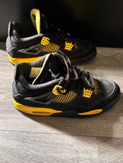 Retro Jordan 4 Thunder Men’s Size 8.5
