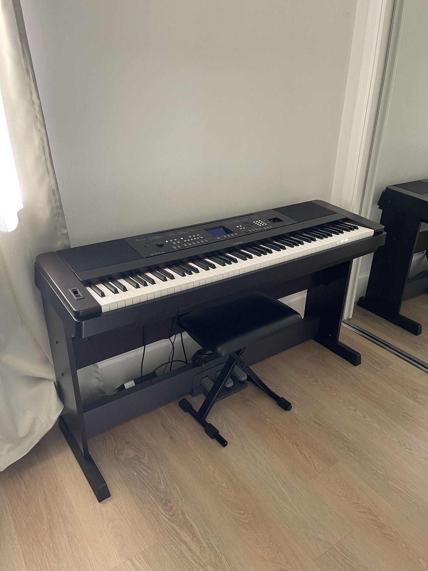 Used Yamaha DGX-650 Electric Piano with Chair