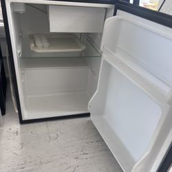 Haier Mini Fridge 