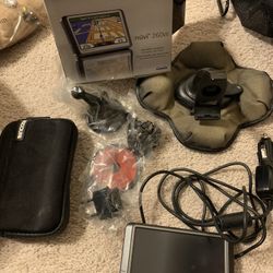 GPS portable car or walking.. with sand bag and charger