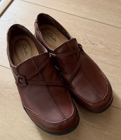 Clark’s size 7M women’s Clarks Collection brown shoes
