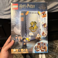 LEGO Harry Potter Set Hogwarts™ Moment: Charms Class Book