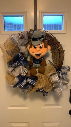 Dallas Cowboys Decorative Wreath with Mascot Plush