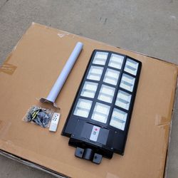 Solar Street Light  1,000 Watts Come With Remote Control  And Post