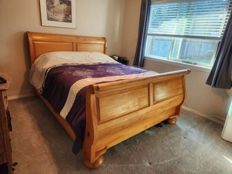 Queen size Wood Bed Frame
