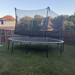 Trampoline 