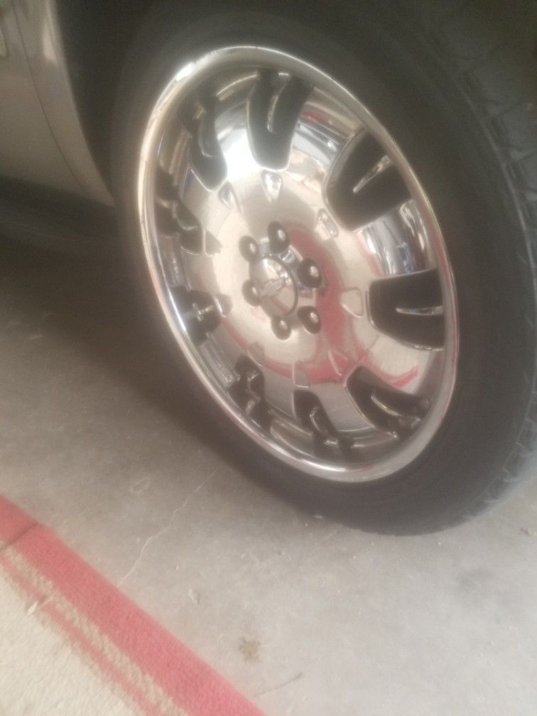 22" 6 Lug Chevy truck Rim And Tires