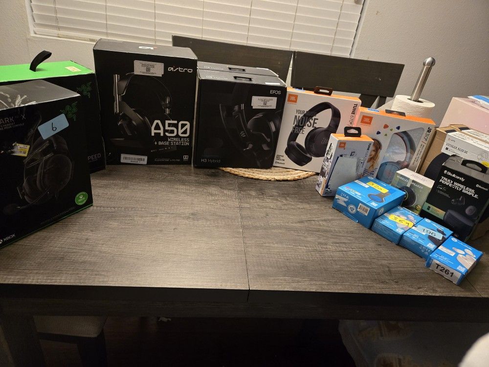 Headphones, Gaming Headsets and Earbuds