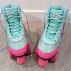 Kandy Luscious Roller Skate in teal and pink. US Size 7 