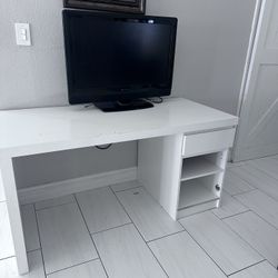 ikea Desk + 32” Tv