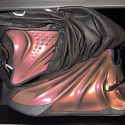 Nike G.T. Future Size 8.5 Mens  NEW 