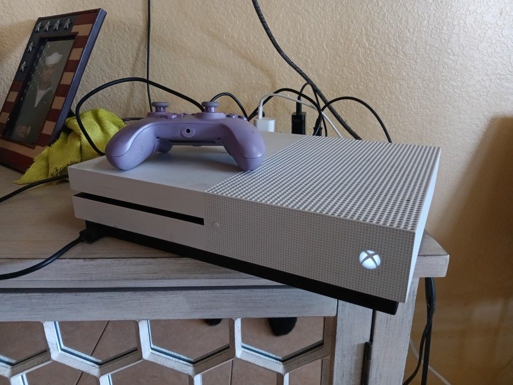 Xbox One S 1TB 