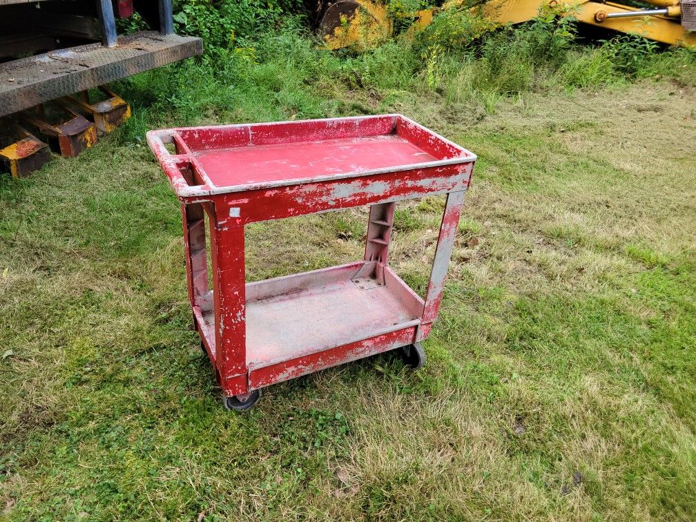 Rubbermaid 500lb Capacity Cart