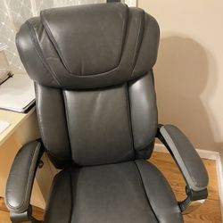 Realspace Axton Leather High-back Chair