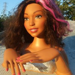 HAIR & NAILS TOY SALON HEAD