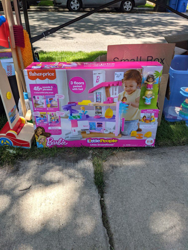 Fisher Price- Barbie Little Dream House
