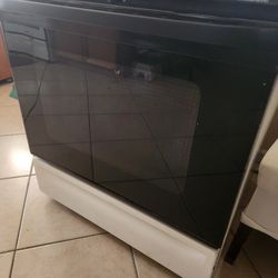 GE Spectra ( Gas Stove )  NO Drop OFFS , You Must Pick It Up 